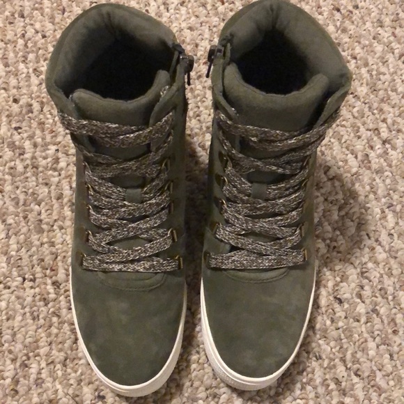 Steve Madden Catch Sneaker - Picture 4 of 5